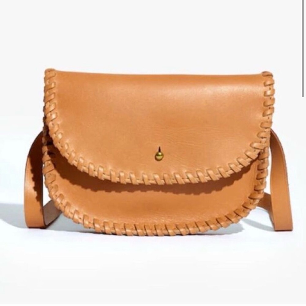 Madewell | The Whipstitch Belt Bag Leather Crossbody Bag desert camel leather